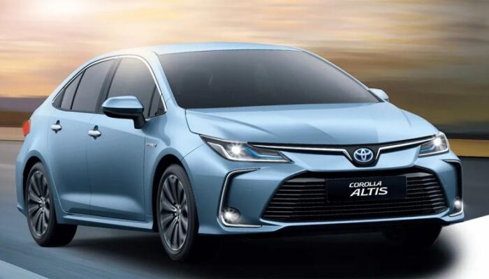 Toyota Corolla Altis Detailed Review and specifications