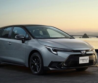 Toyota Corolla Detailed Review and specifications