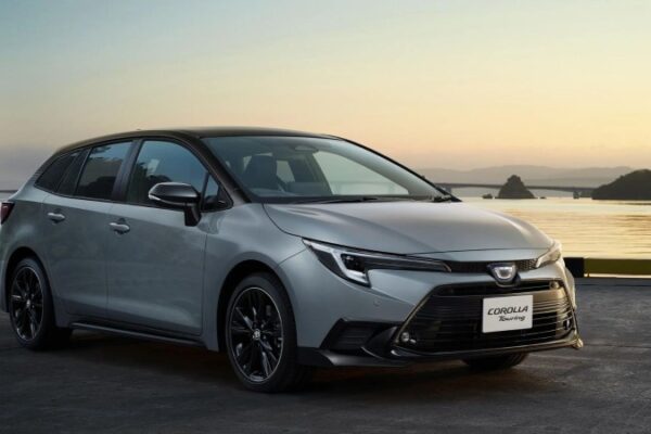 Toyota Corolla Detailed Review and specifications